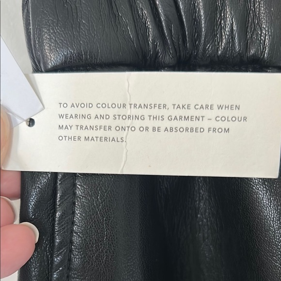 Wilfred Black High Waist Shorts Sleek Design - Picture 6 of 10